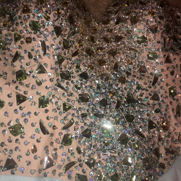 Elegant dress - Picture 4 of 4